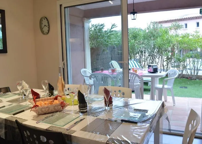 Maison Moderne 4 Pieces Climatisee, Proche Plage, Avec Jardin, Terrasse Couverte Et Parkings Securises - Fr-1-226-279 * Sainte-Maxime